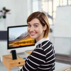 Relaxdays Supporto Per Monitor, In Bambù, Rialzo Per PC Con 2 Tiretti & Scomparti, HLP 12x56x27cm, Color Legno Naturale -Ufficio E Casa 12429116 3