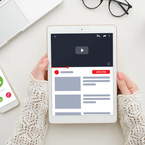 Relaxdays Scrivania Ad Angolo, Ripiano E Cassetto, Salvaspazio, Ufficio, Studio, Stile Rustico, HLP 76x107x72 Cm, Bianca 5 Relaxdays Scrivania Ad Angolo, Ripiano E Cassetto, Salvaspazio, Ufficio, Studio, Stile Rustico, HLP 76x107x72 Cm, Bianca - immagine 3