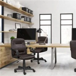 Yaheetech Sedia Da Ufficio Scrivania Girevole Ergonomica In Ecopelle Imbottita Altezza Regolabile Con Braccioli E Ruote Marrone 11 Yaheetech Sedia Da Ufficio Scrivania Girevole Ergonomica In Ecopelle Imbottita Altezza Regolabile Con Braccioli E Ruote Marrone -Ufficio E Casa 36007142 5